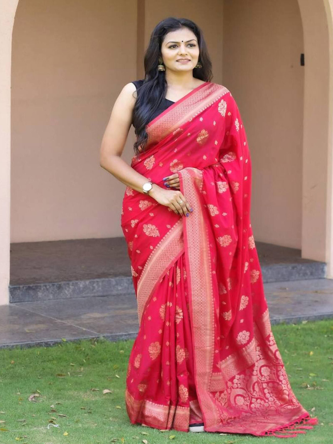 Sitanjali Floral Zari Silk Blend Kanjeevaram Saree