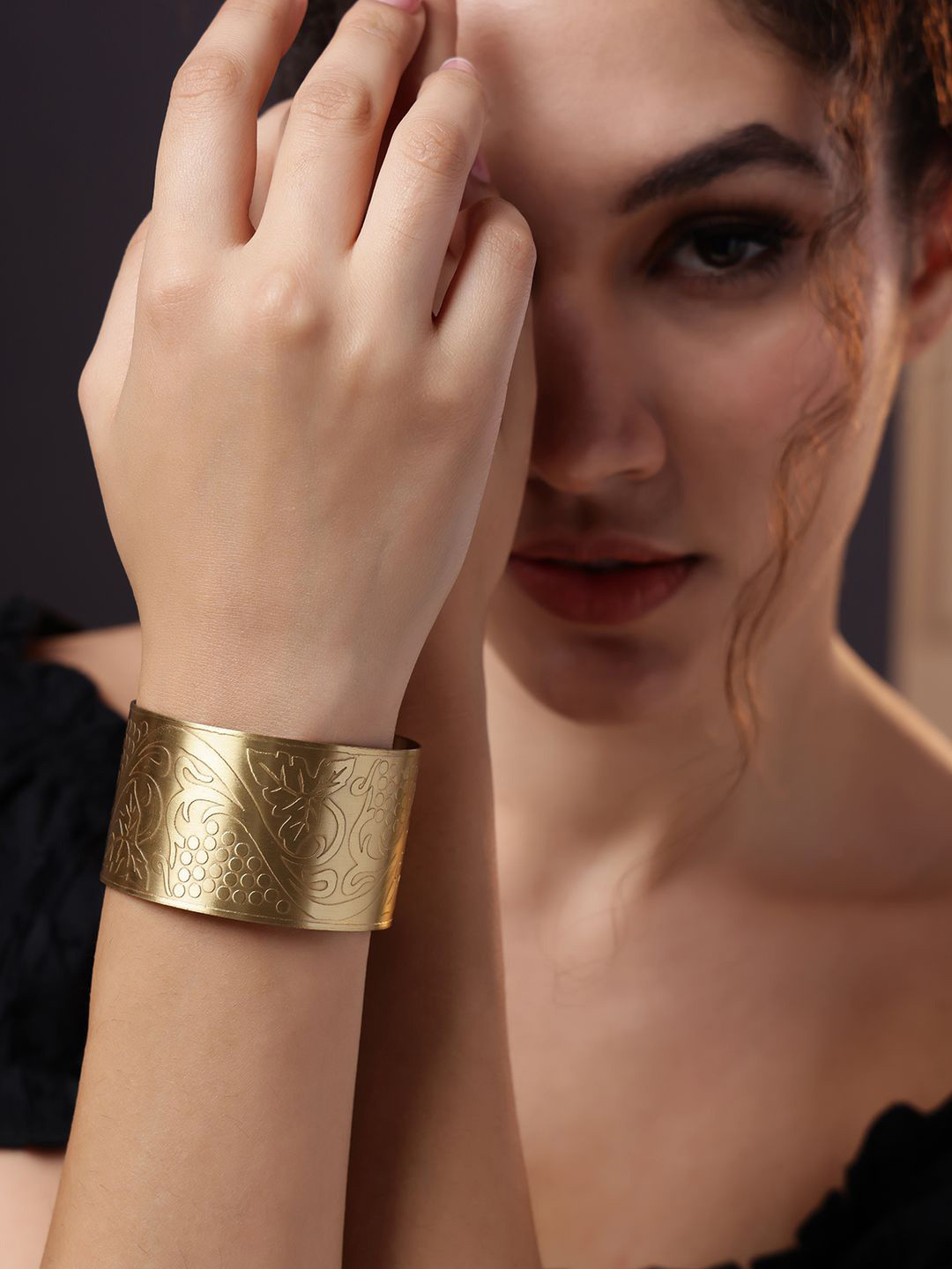 PANASH Women Brass Gold-Plated Cuff Bracelet