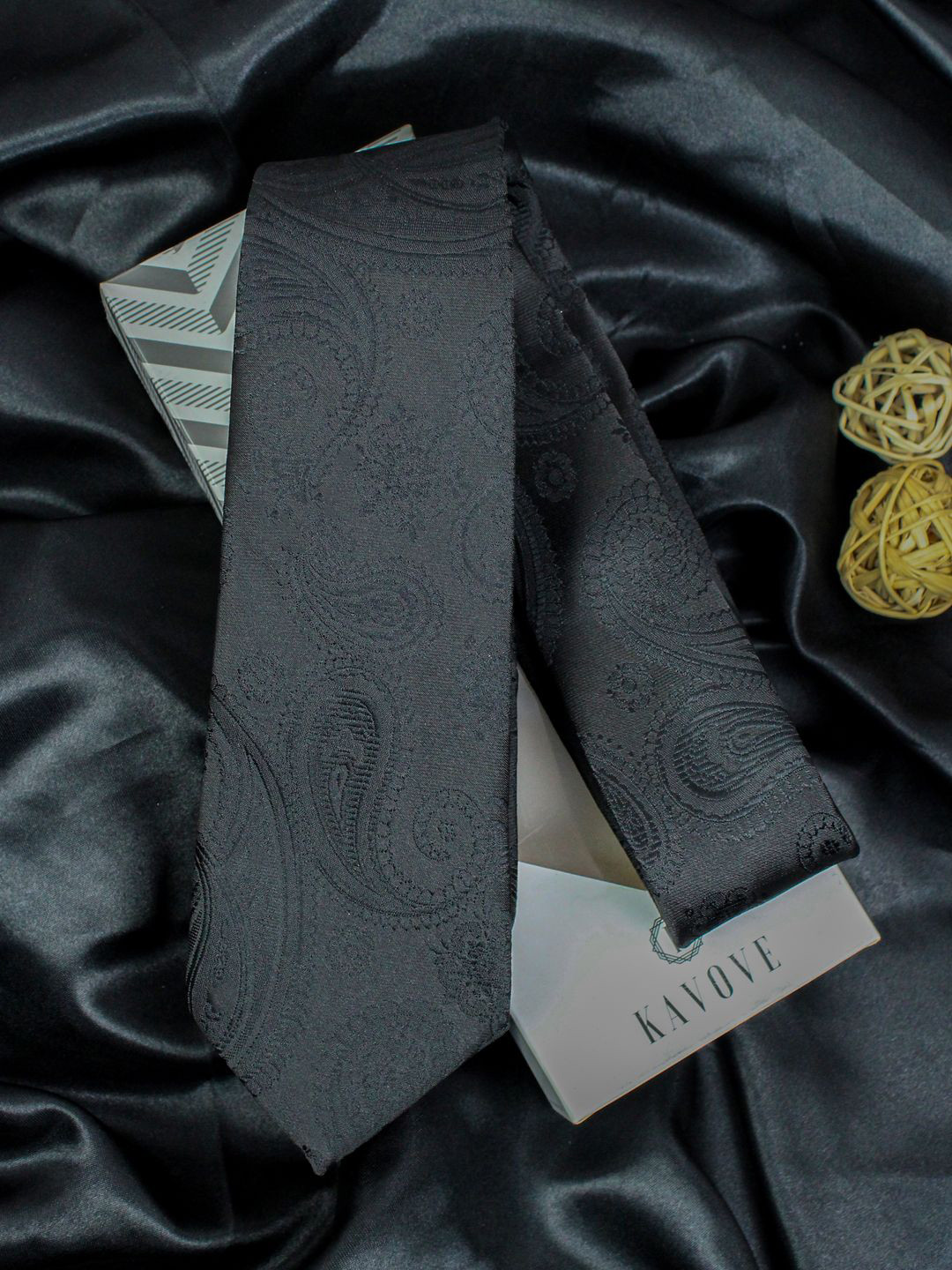Kavove Men Woven Design Broad Tie