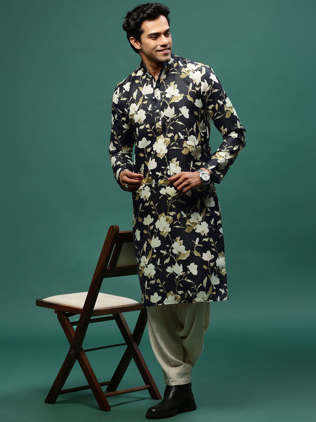 Sangria Black Floral Printed Mandarin Collar Straight Kurta