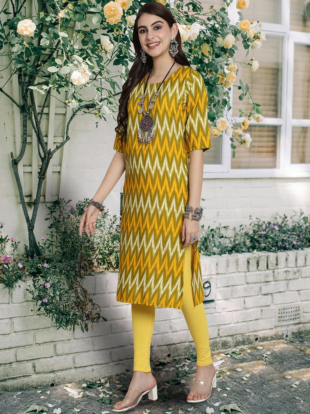 7Threads Zig Zag Printed Round Neck Crepe Straight Kurta