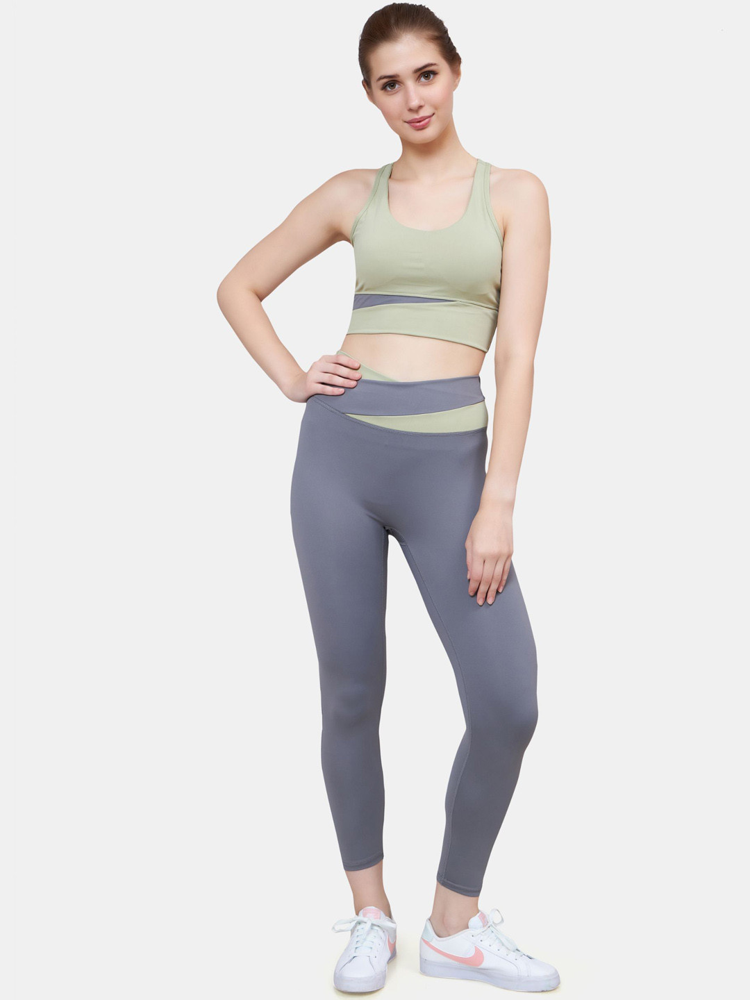 PLUMBURY Sleeveless High-Rise Sports Bra With Tights