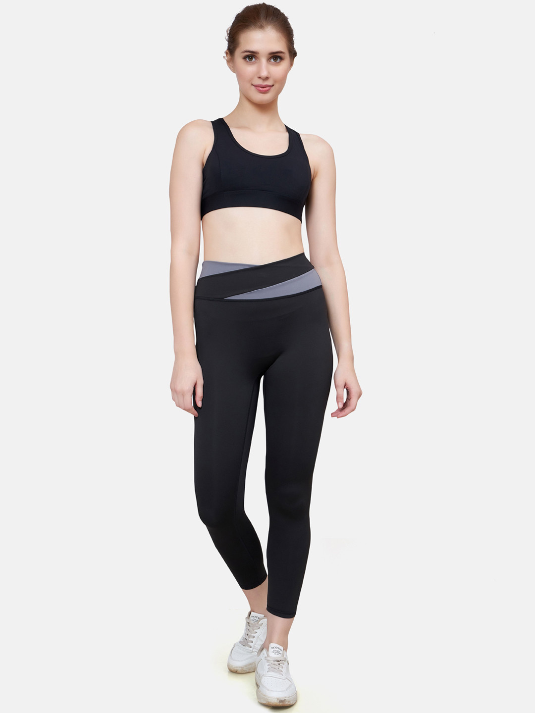 PLUMBURY Sleeveless High-Rise Sports Bra With Tights