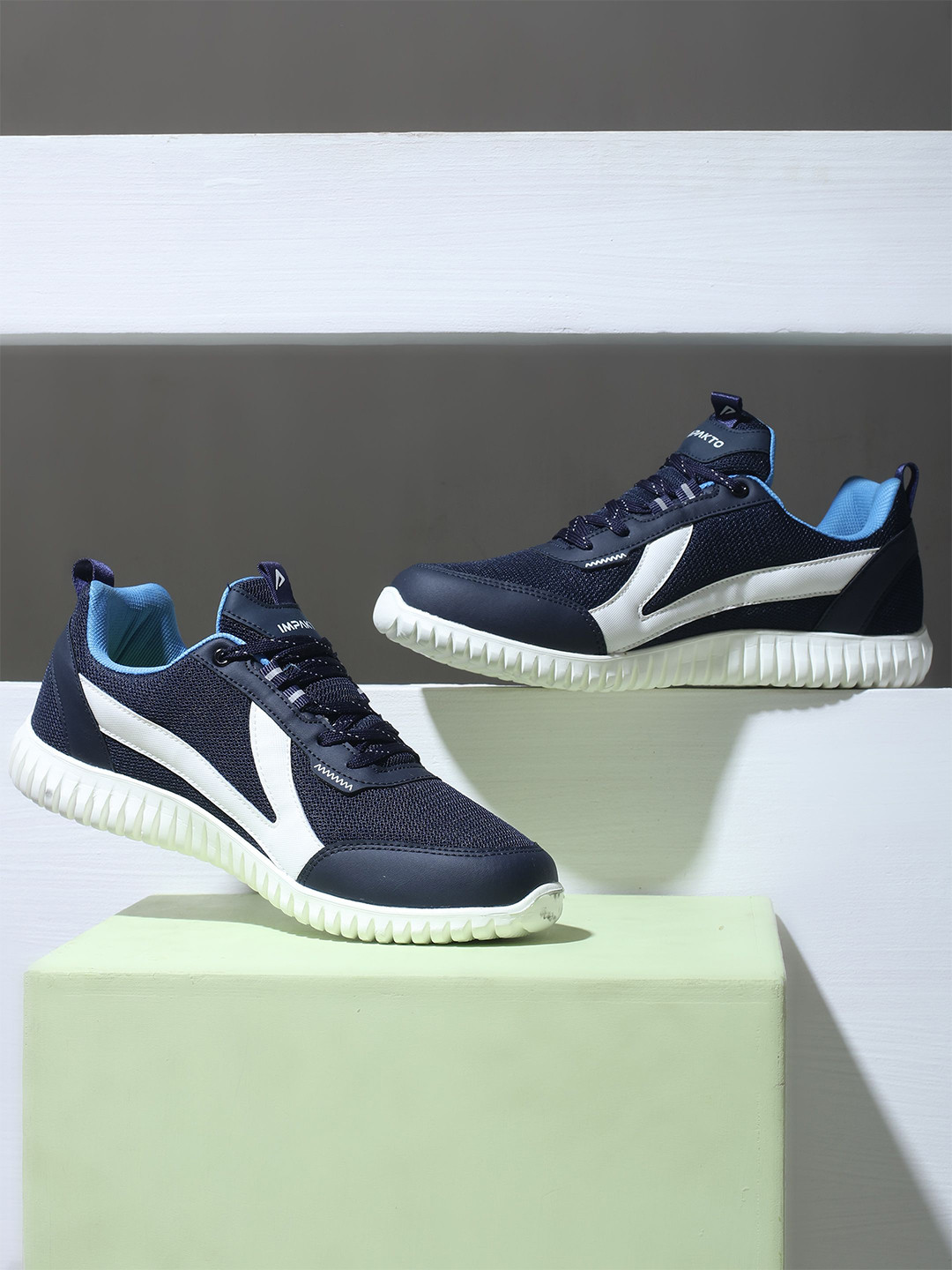 Impakto Men Driftwave Lace-Up Wide Toe Box Casual Walking Shoes