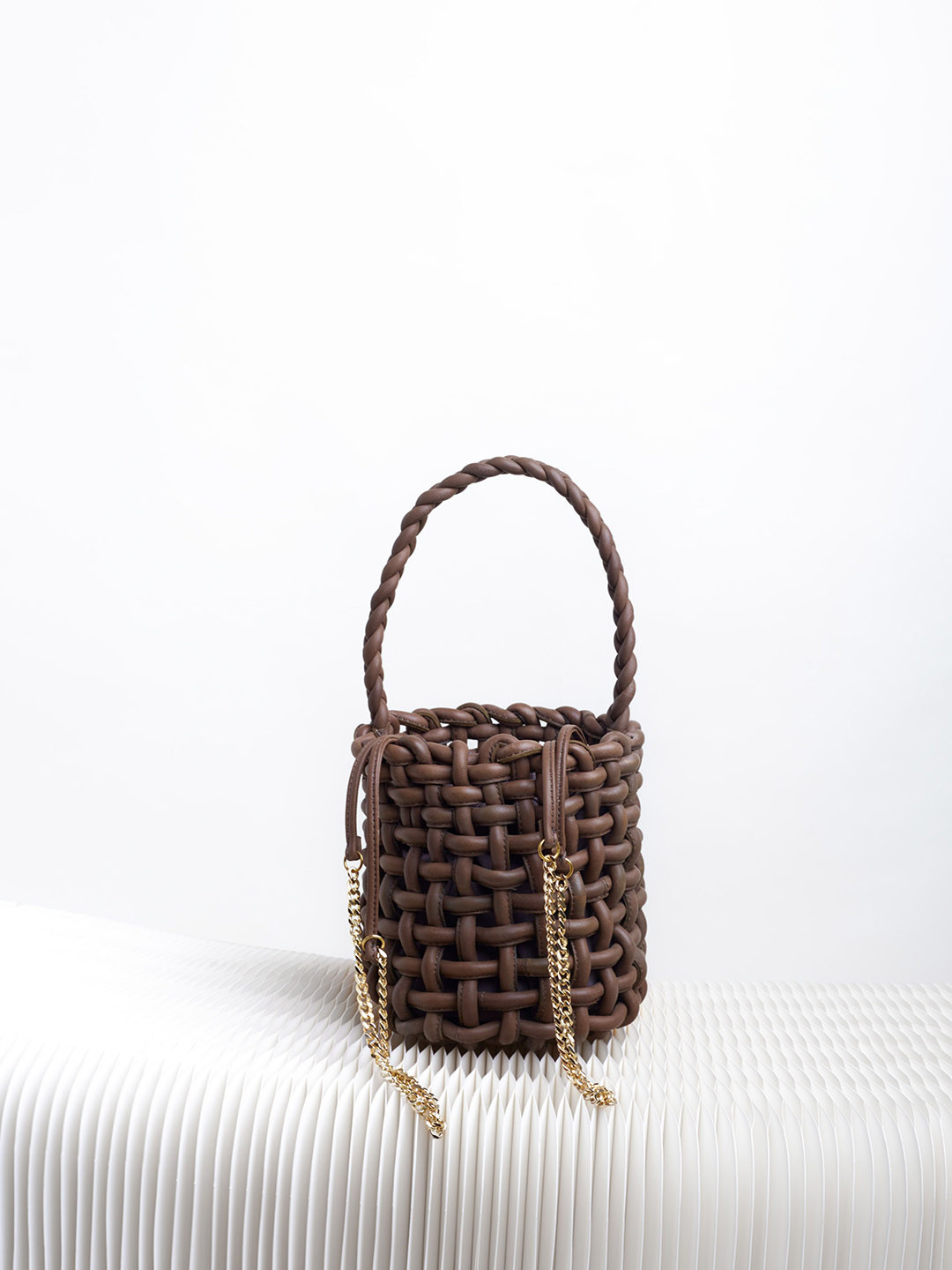 Oddcat Braided Leather Bucket Bag with Twill Lining