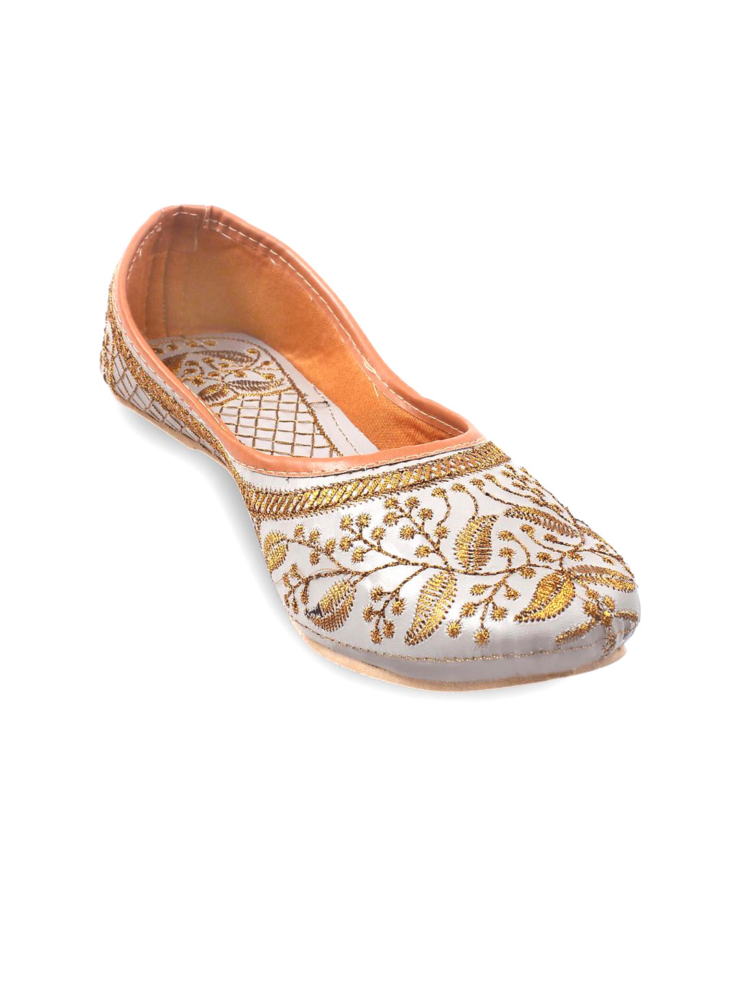 Apratim Women Embellished Mojaris
