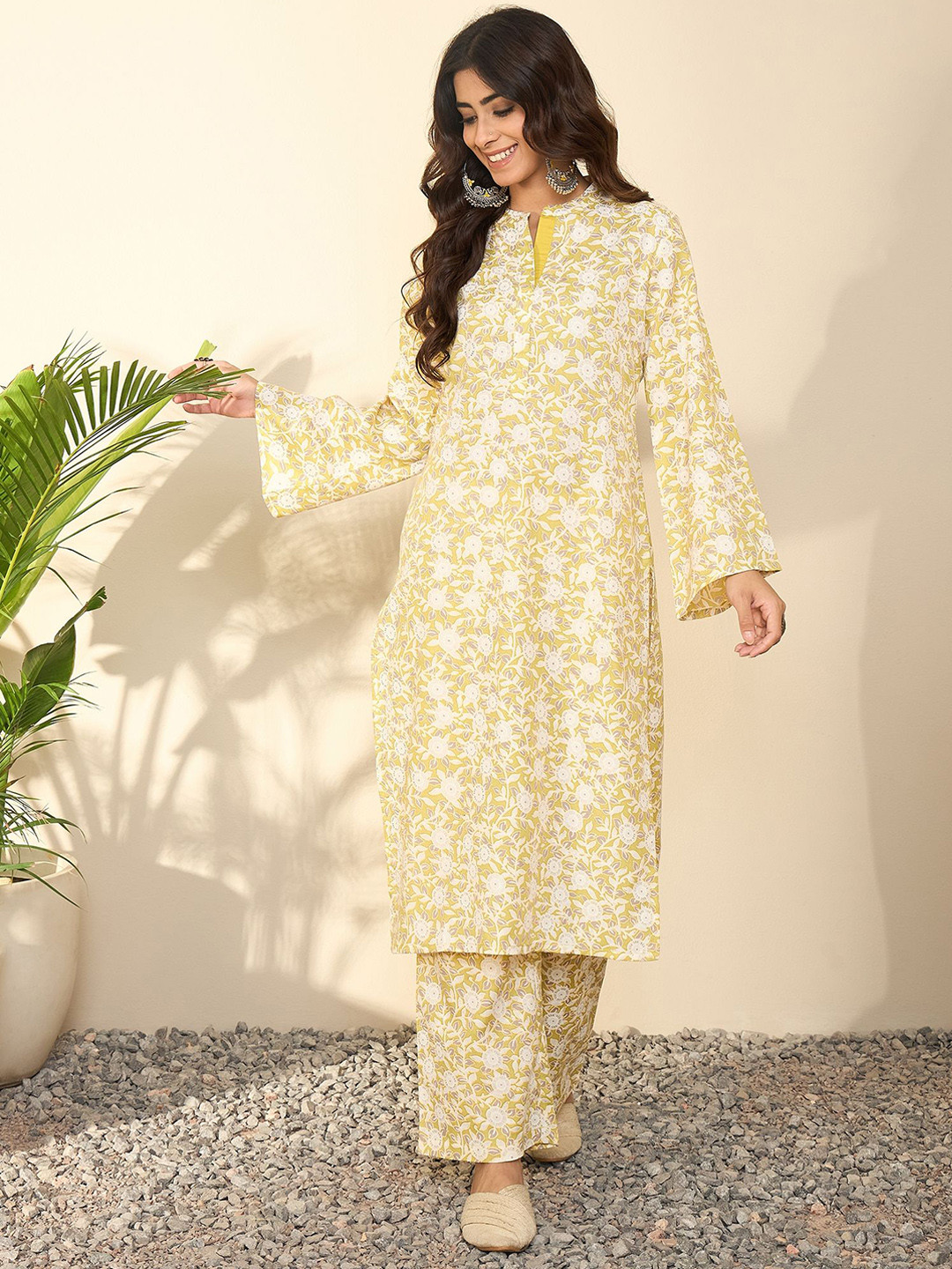 Madhuni Floral Printed Mandarin Collar Flared Sleeves Straight Kurta with Palazzos