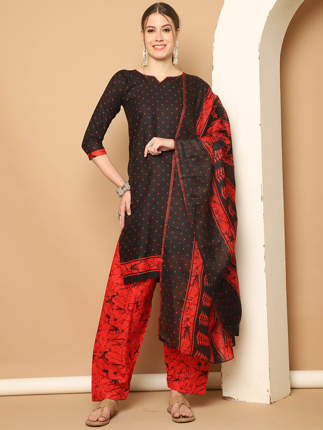 Rajnandini Geometric Printed Straight Kurta with Salwar & Dupatta