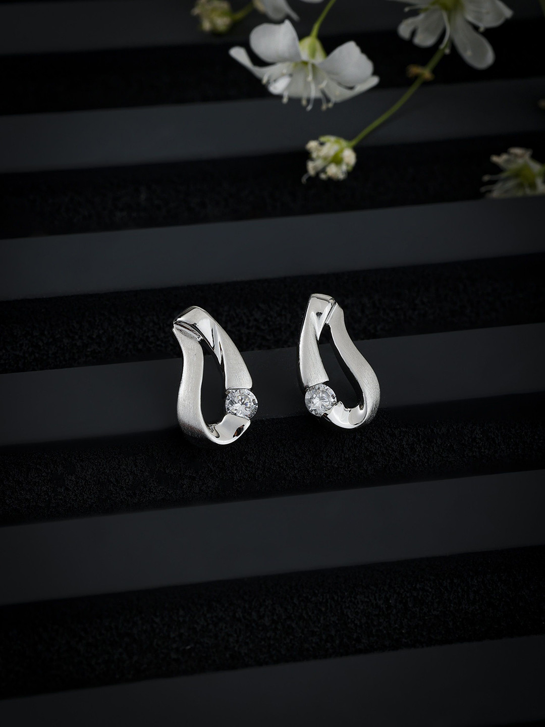 DIAVO 925 Sterling Silver Rhodium-Plated Cubic Zirconia Studded Contemporary Studs