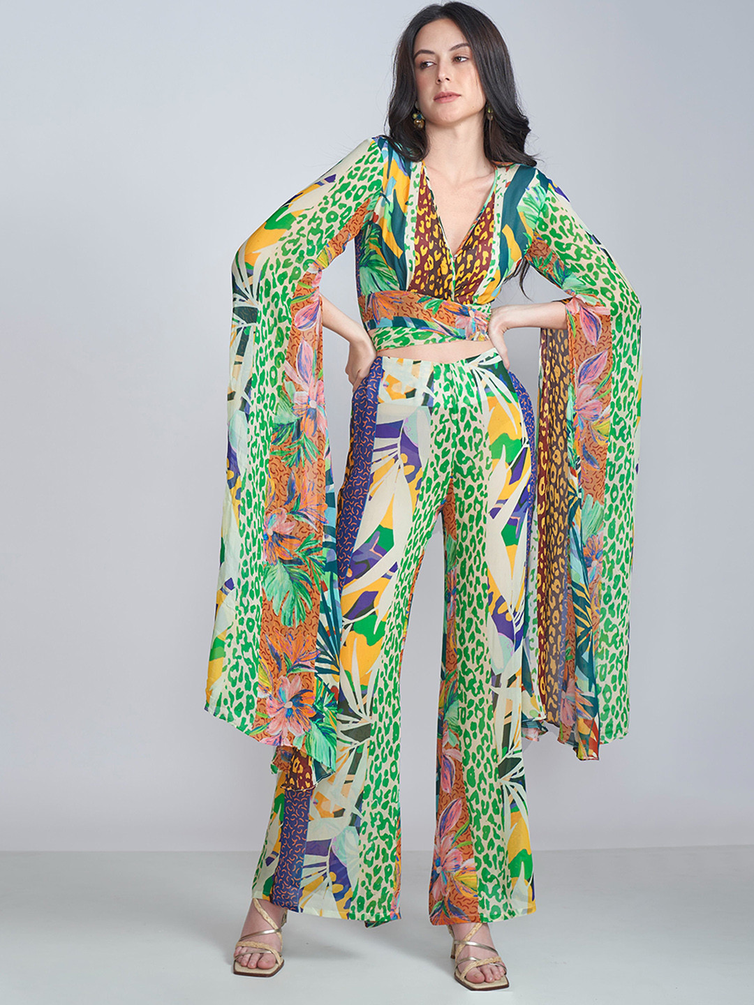 The Samoa Printed Long Sleeves Crop Top With Trousers