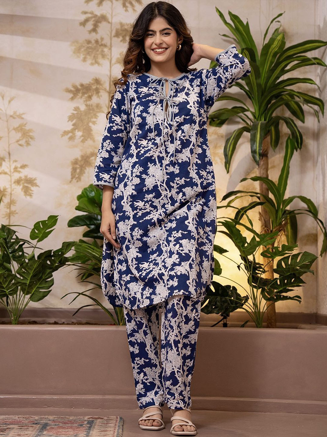 FEATHERS CLOSET Floral Printed Tie-Up Neck Pure Cotton Tunic With Trouser
