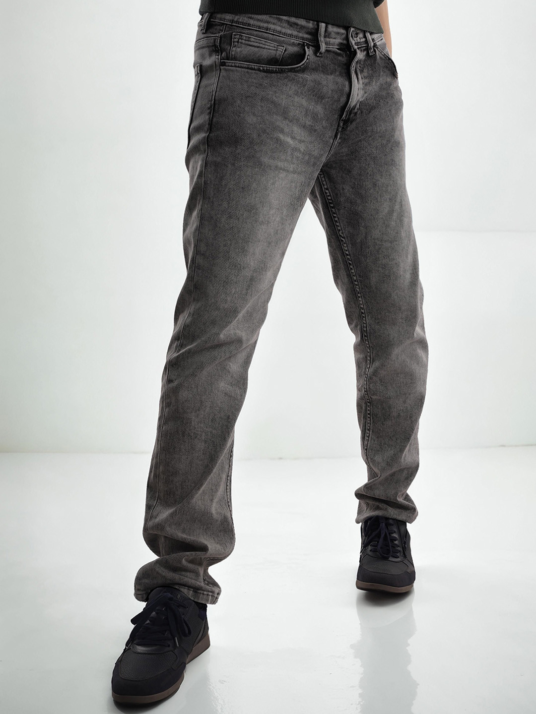 Celio Men Solid Basic Straight Fit Jeans