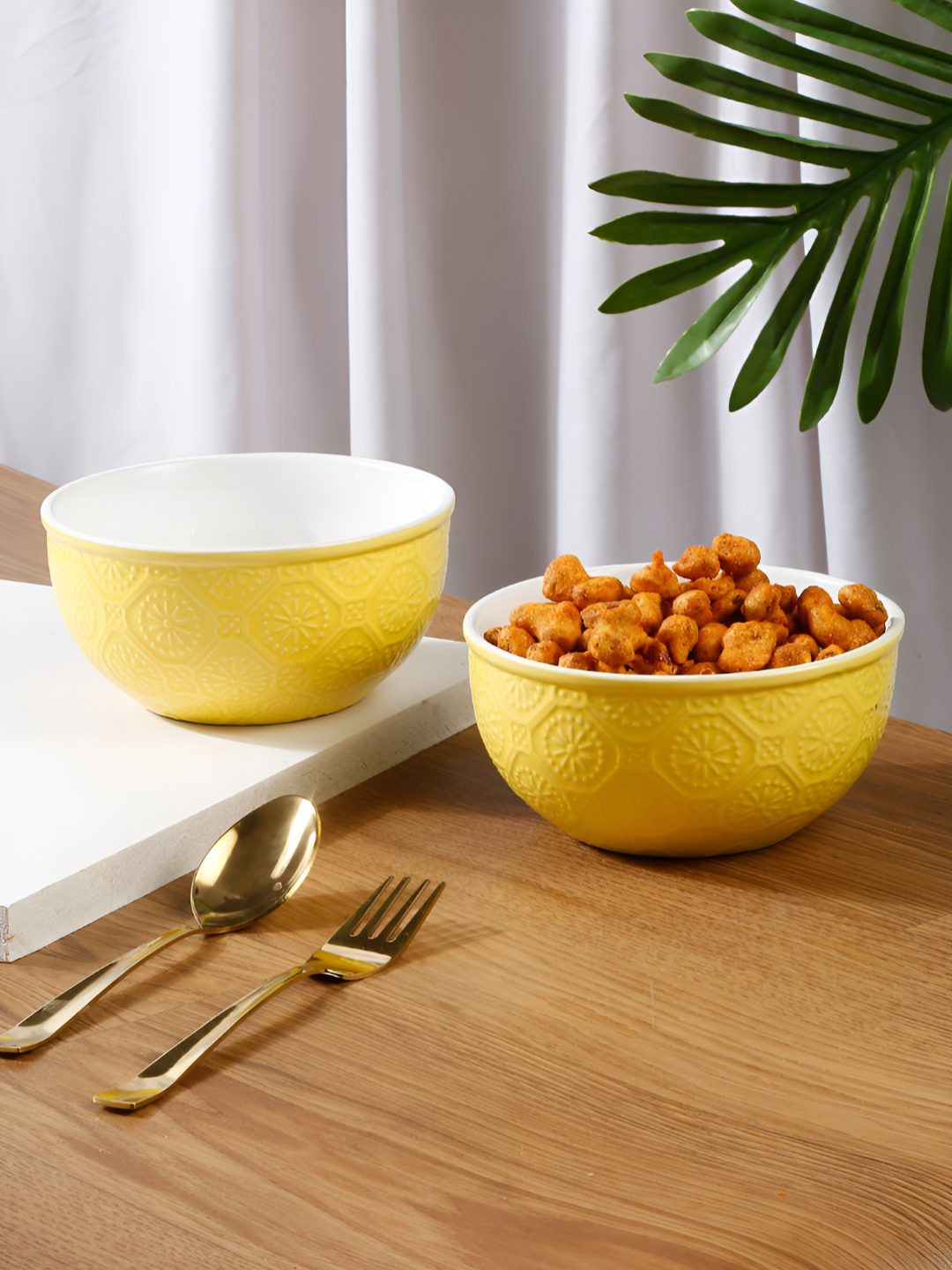 Arrabi 2Pcs Yellow & White Textured Ceramic Serving Bowls