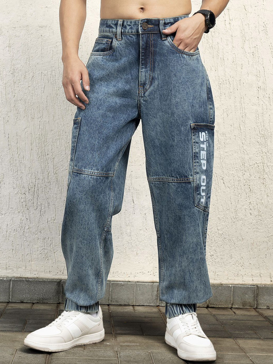 Hubberholme Men Relaxed Fit Light Fade Cargo And Jogger Style Jeans