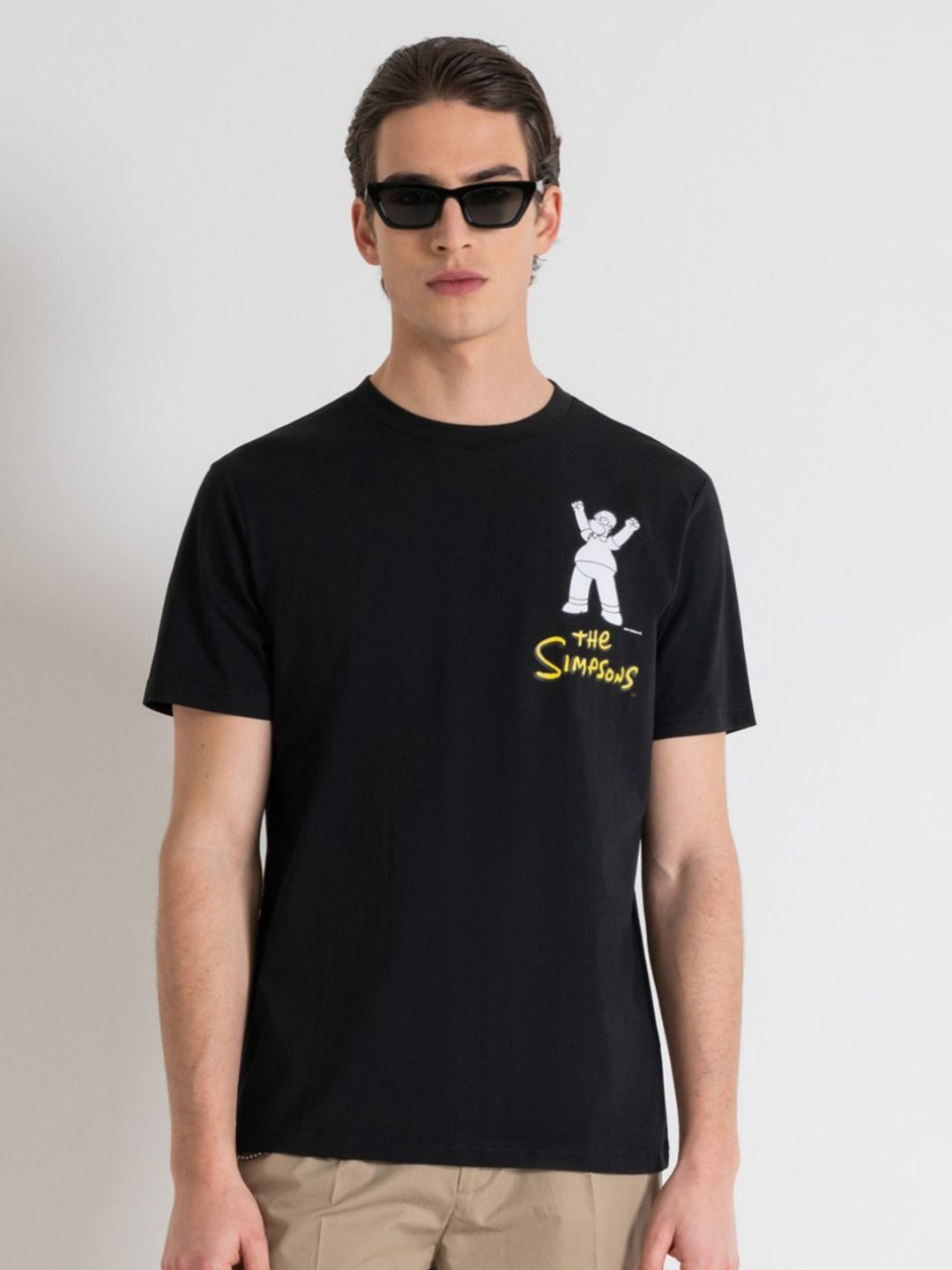 Antony Morato Men V-Neck Drop-Shoulder Sleeves Applique T-shirt