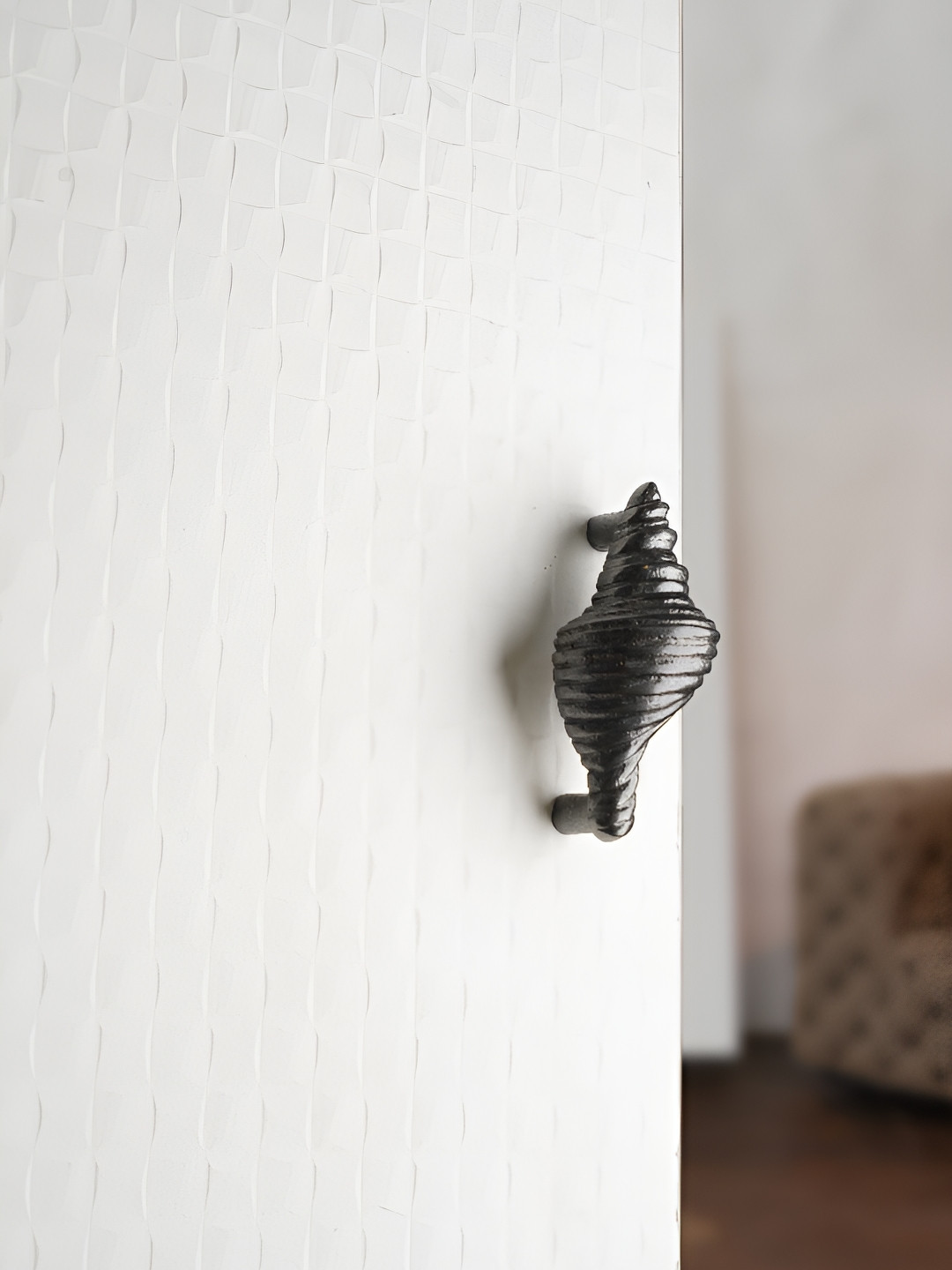 Folkstorys Black Sea-Shell Wardrobe Door Handle