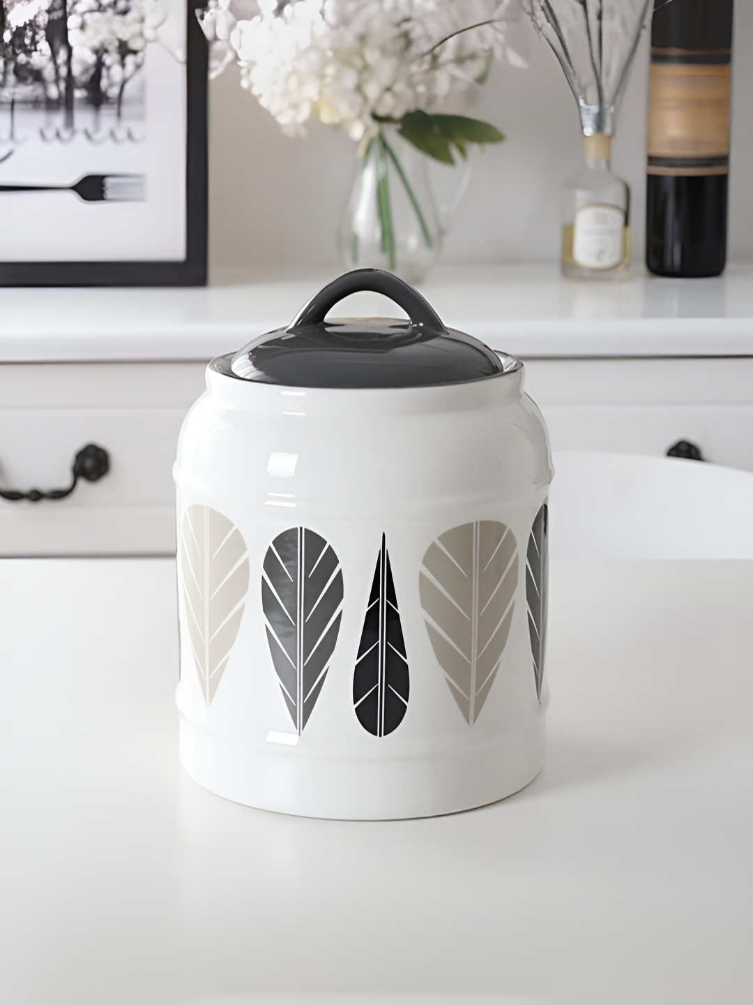 UMAI White & Grey Printed Ceramic ContIner Set- 2.5l