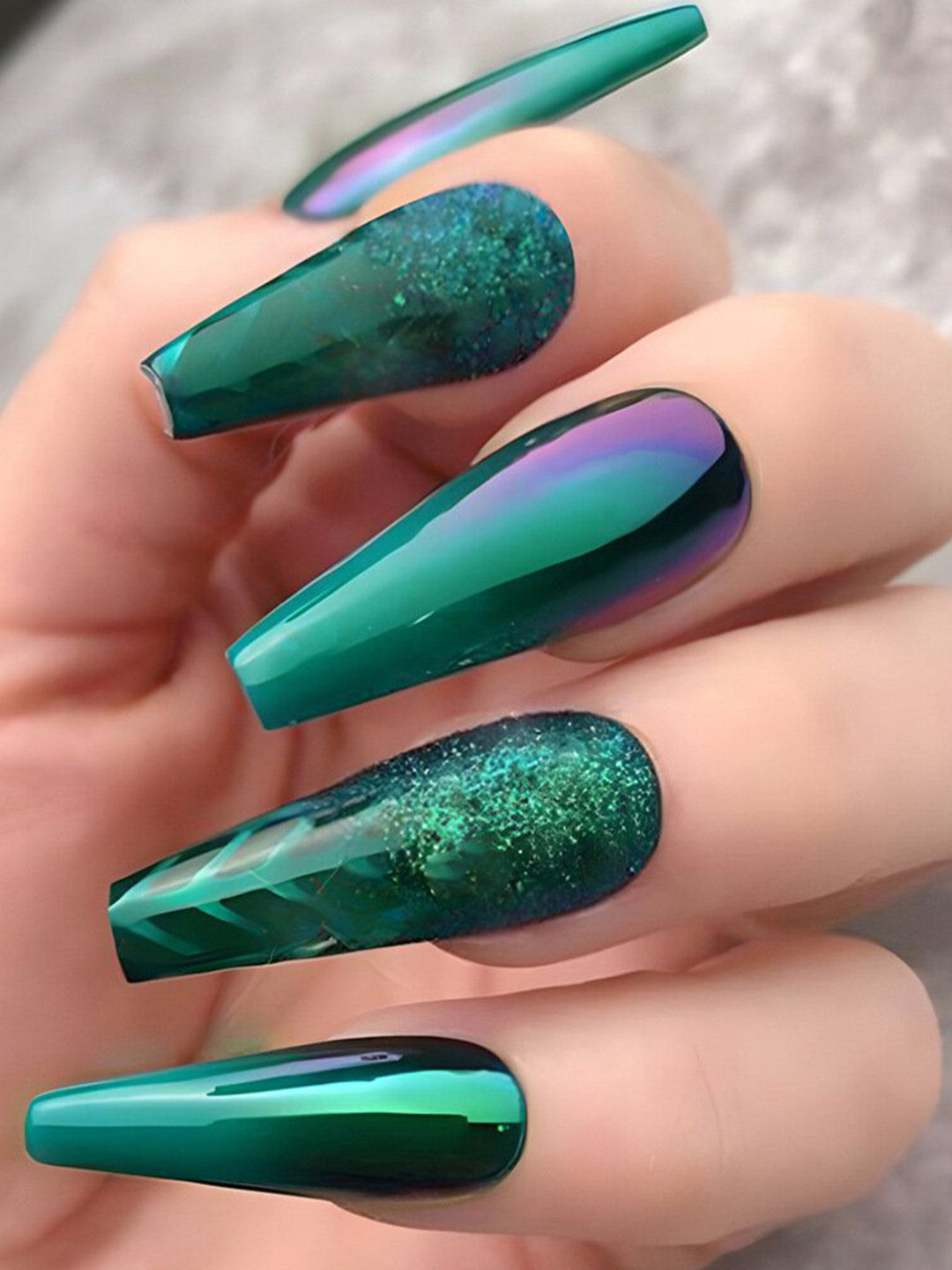 The Pink Truck Set Of 24 Reusable Artificial Nails - Peacock Green