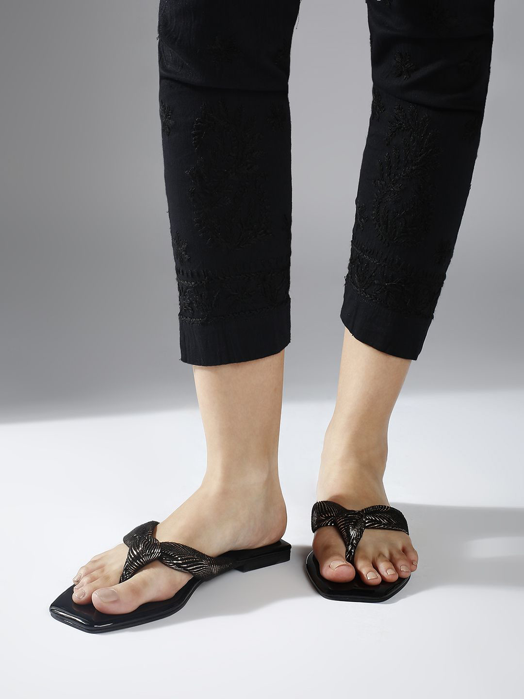 Inc 5 Women Metallic Textured T-Strap Flats