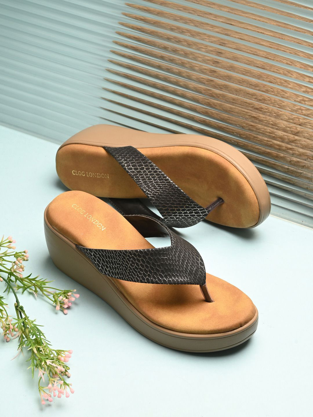 CLOG LONDON Slip on Wedge Heel