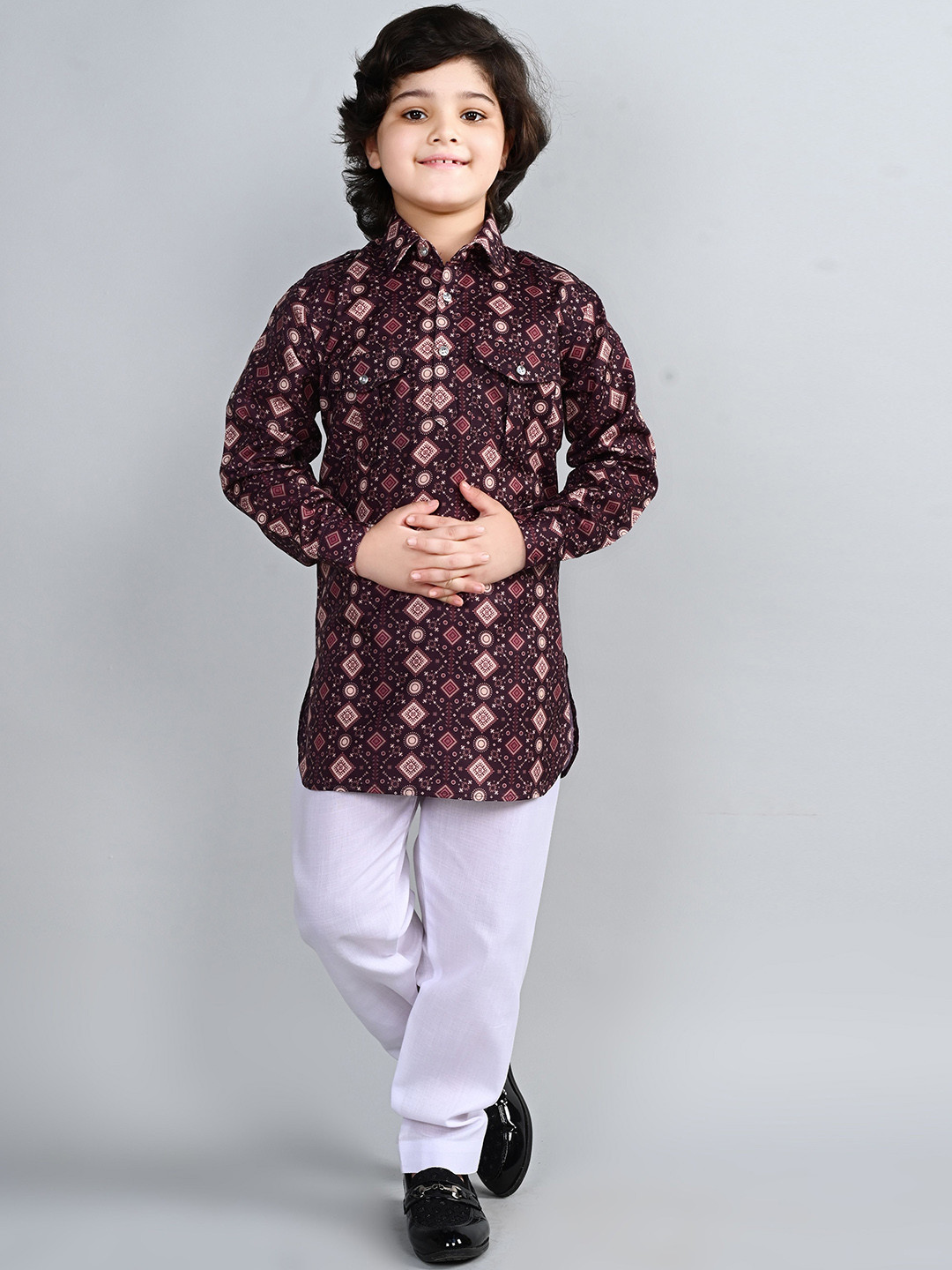 ahhaaaa Boys Geometric Printed Regular Thread Work Straight Kurta with Pyjamas