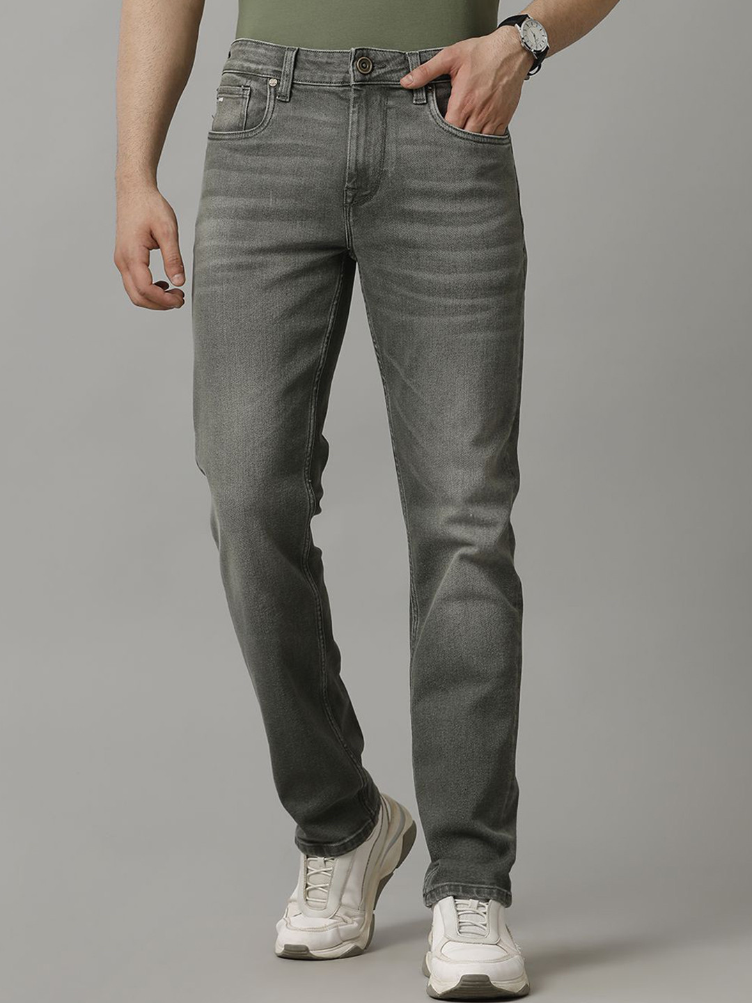 Voi Jeans Men Slim Fit Light Fade Denim Stretchable Jeans