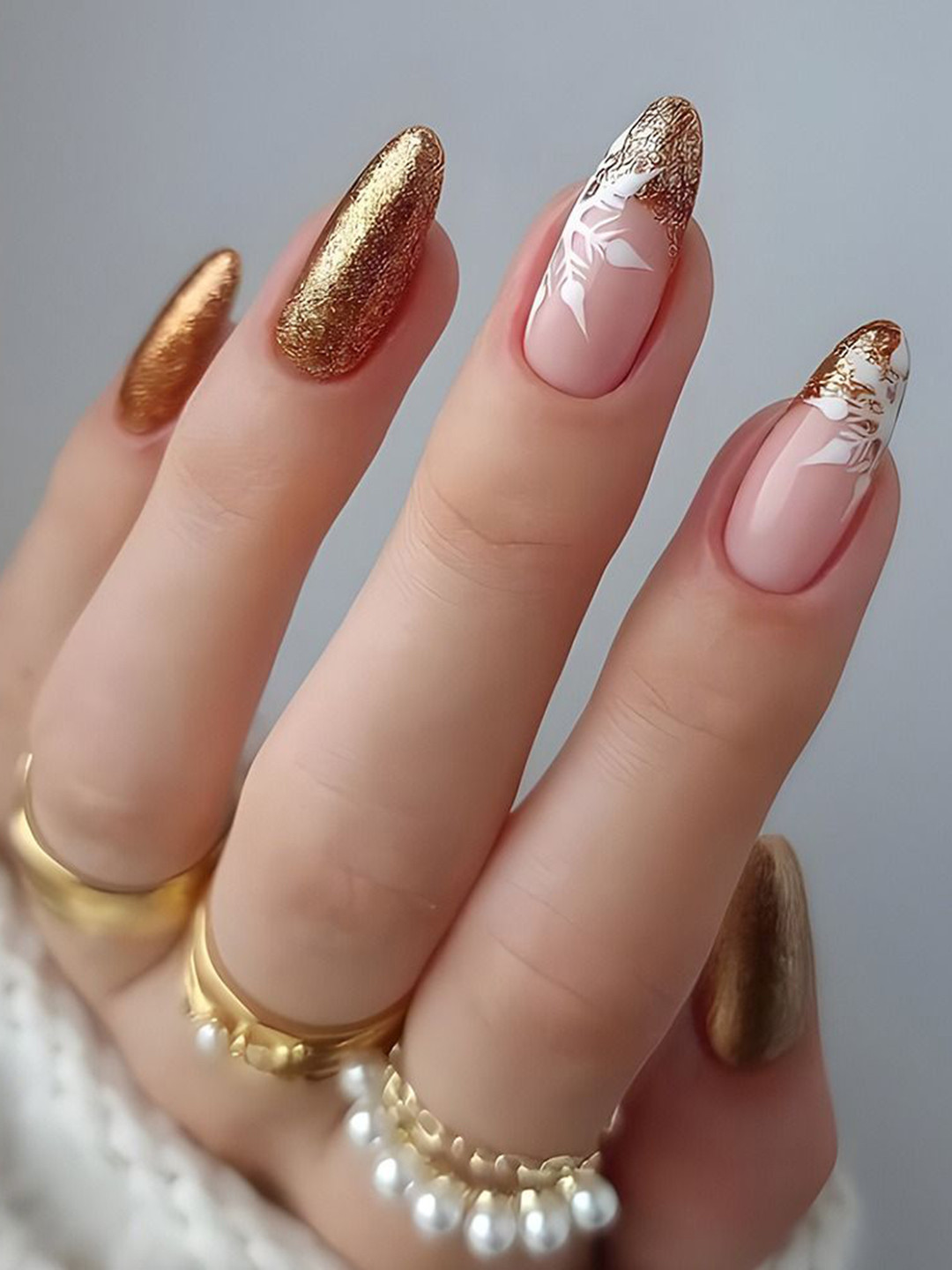 The Pink Truck Set Of 24 Reusable Artificial Nails - Golden Goddess