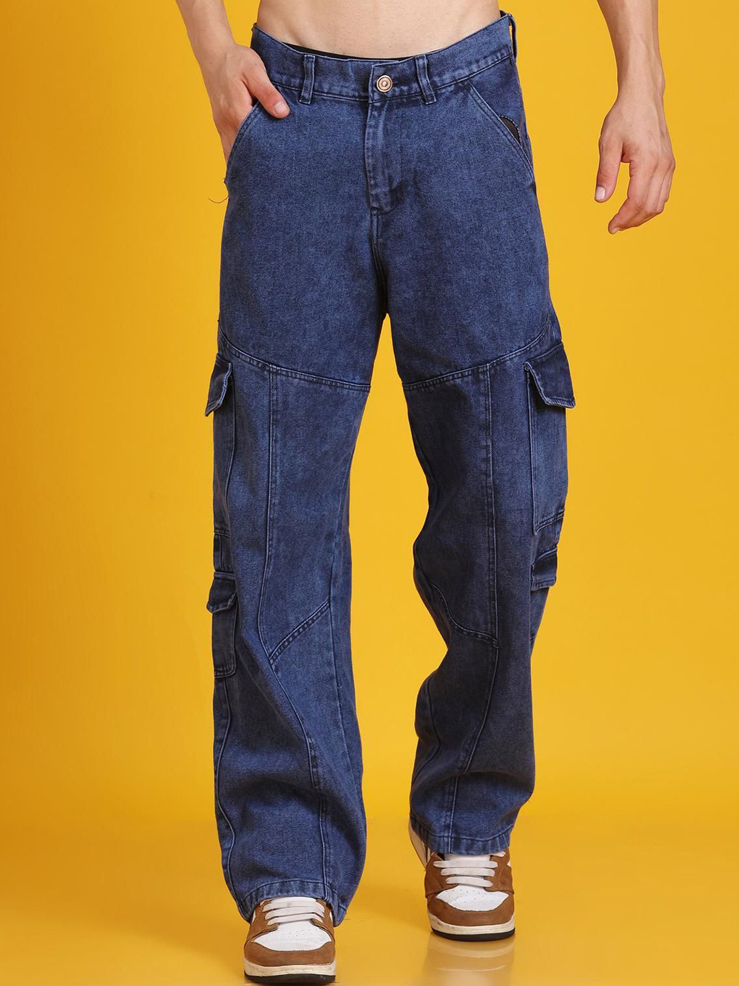 The Dance Bible Men Relaxed Straight Fit Low-Rise Easy Wash Cargo Trousers