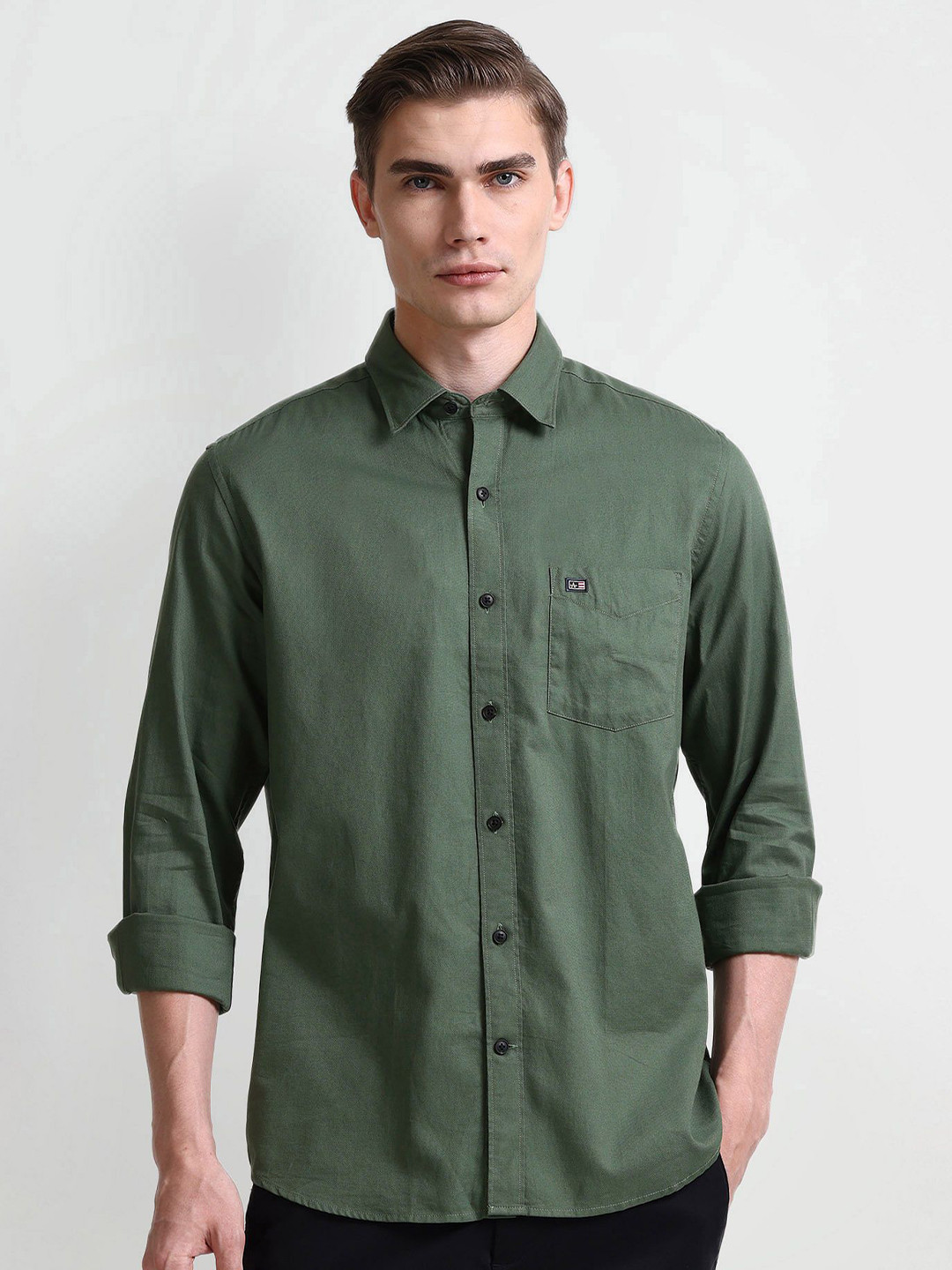 Arrow Men Modern Spread Collar Solid Cotton Slim Fit Casual Shirt