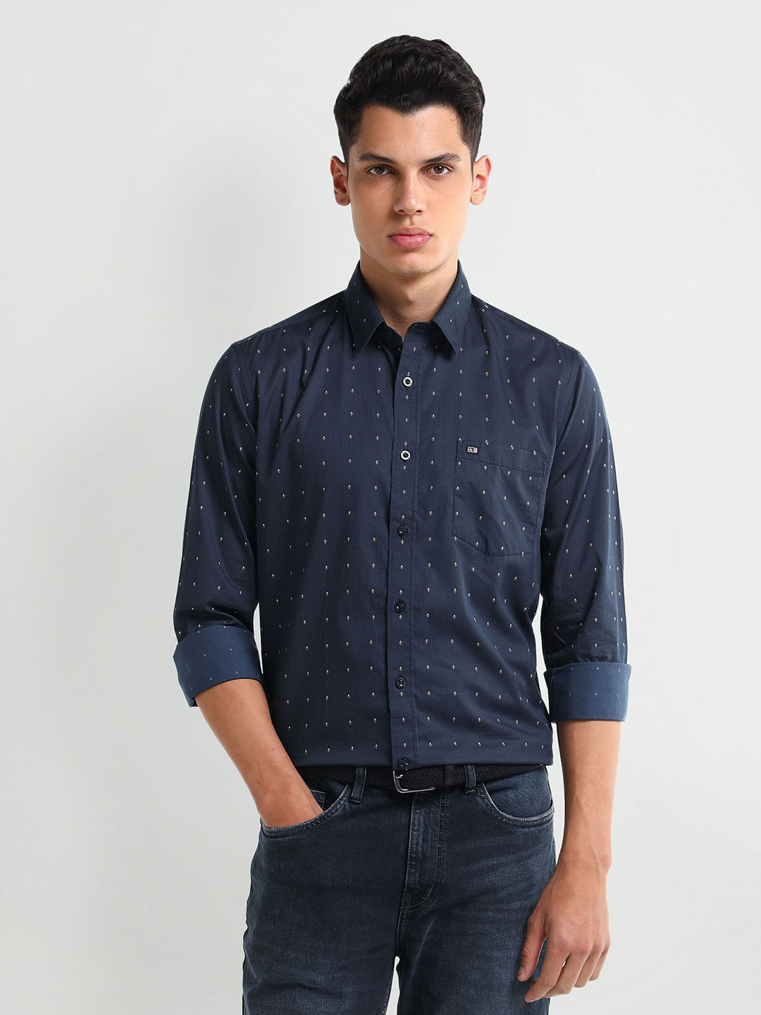 Arrow Men Classic Spread Collar Micro Ditsy Printed Cotton Casual Shirt