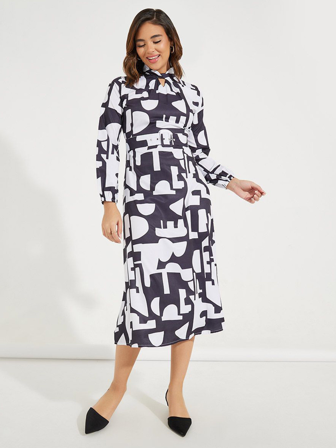 Styli Multi Twisted Keyhole Neck Belted Sheath Midi Dress