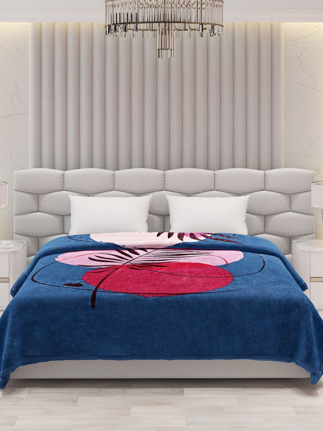 Monte Carlo Blue & Pink Geometric 600 GSM Mild Winter Bed Blanket