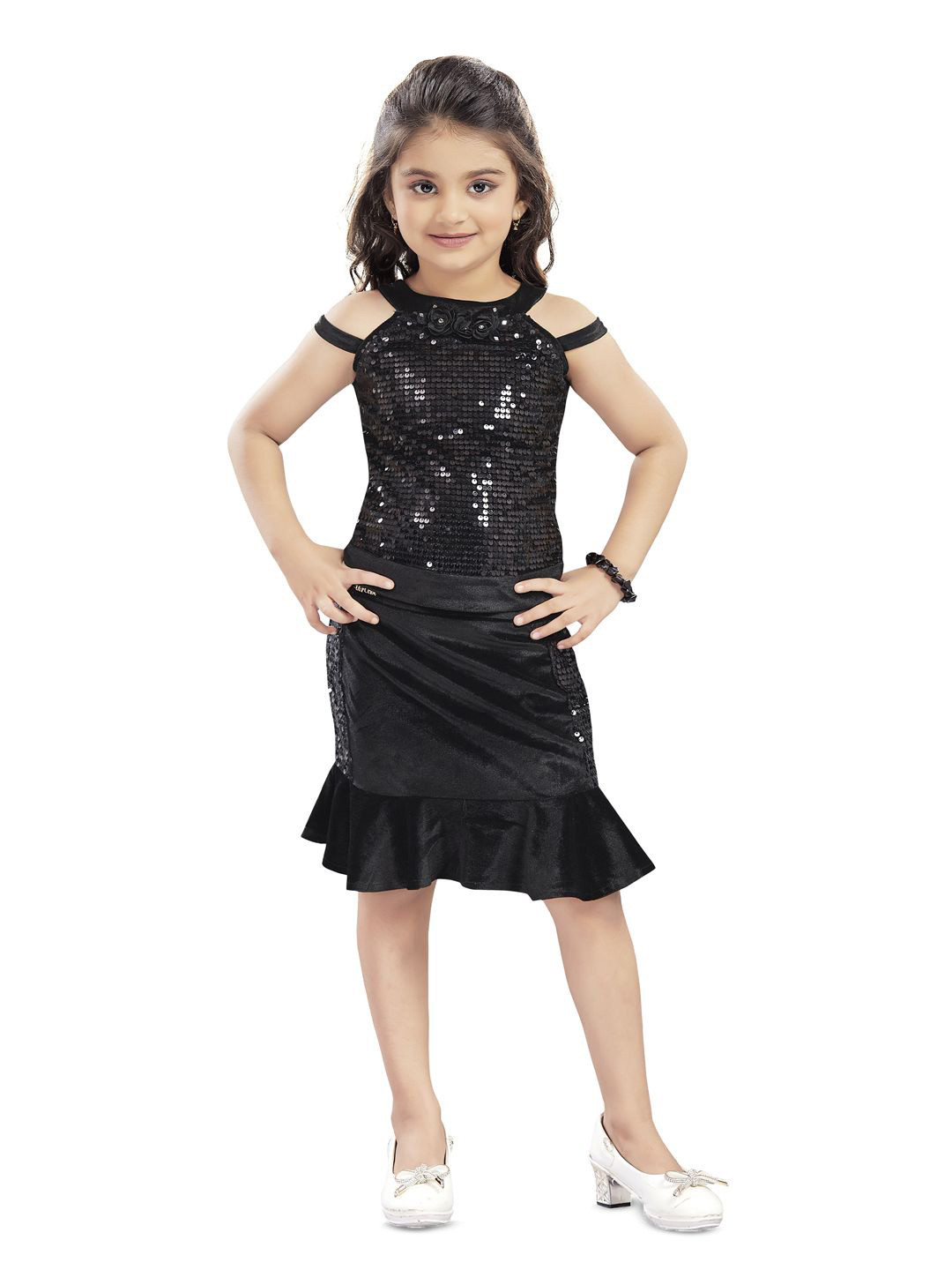 Lei-Chie Girls Embellished Halter Neck Sleeveless Top With Skirt