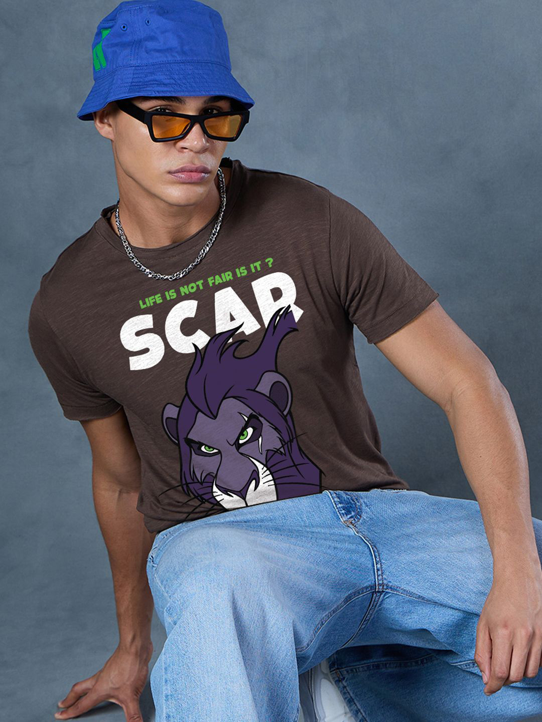 Bewakoof Air 1.0 Men Chocolate Brown Scar Graphic Printed T-shirt