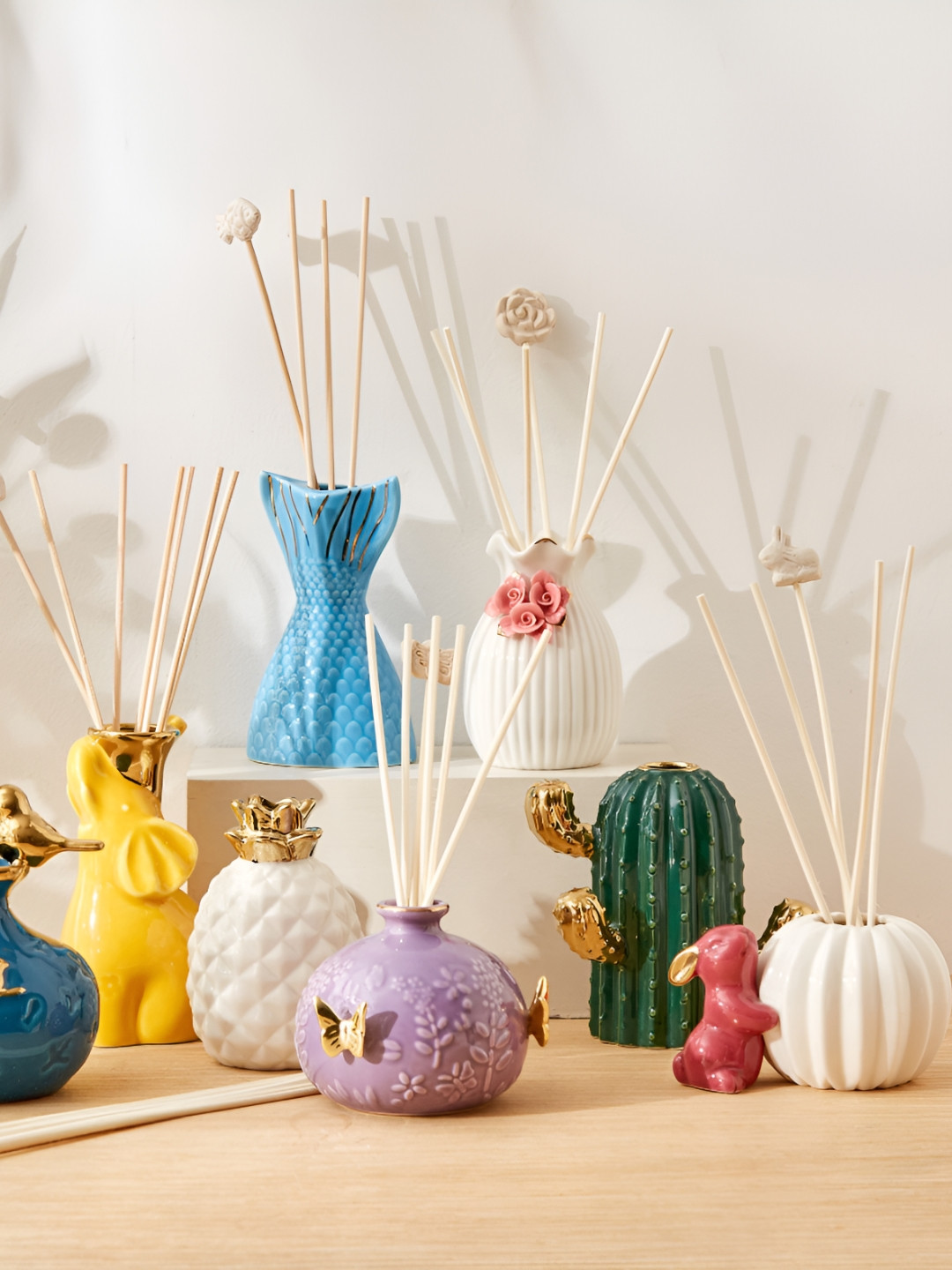 Home Centre White & Pink Textured Ceramic Reed Diffuser Set