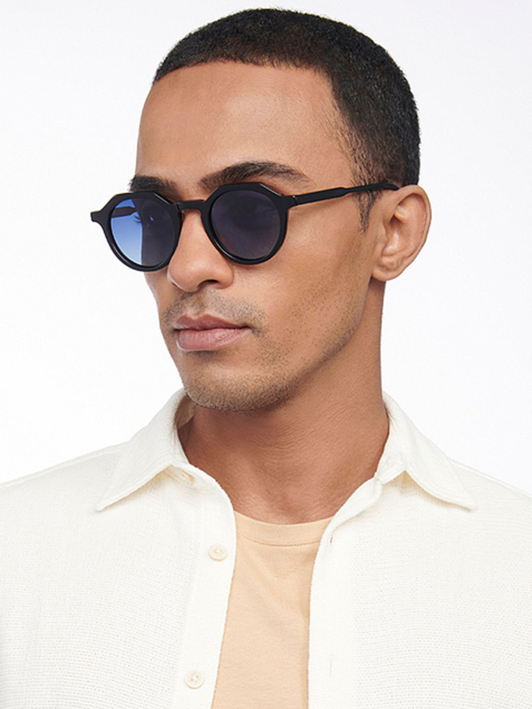 John Jacobs Unisex Round Sunglasses with Polarised and UV Protected Lens 152263