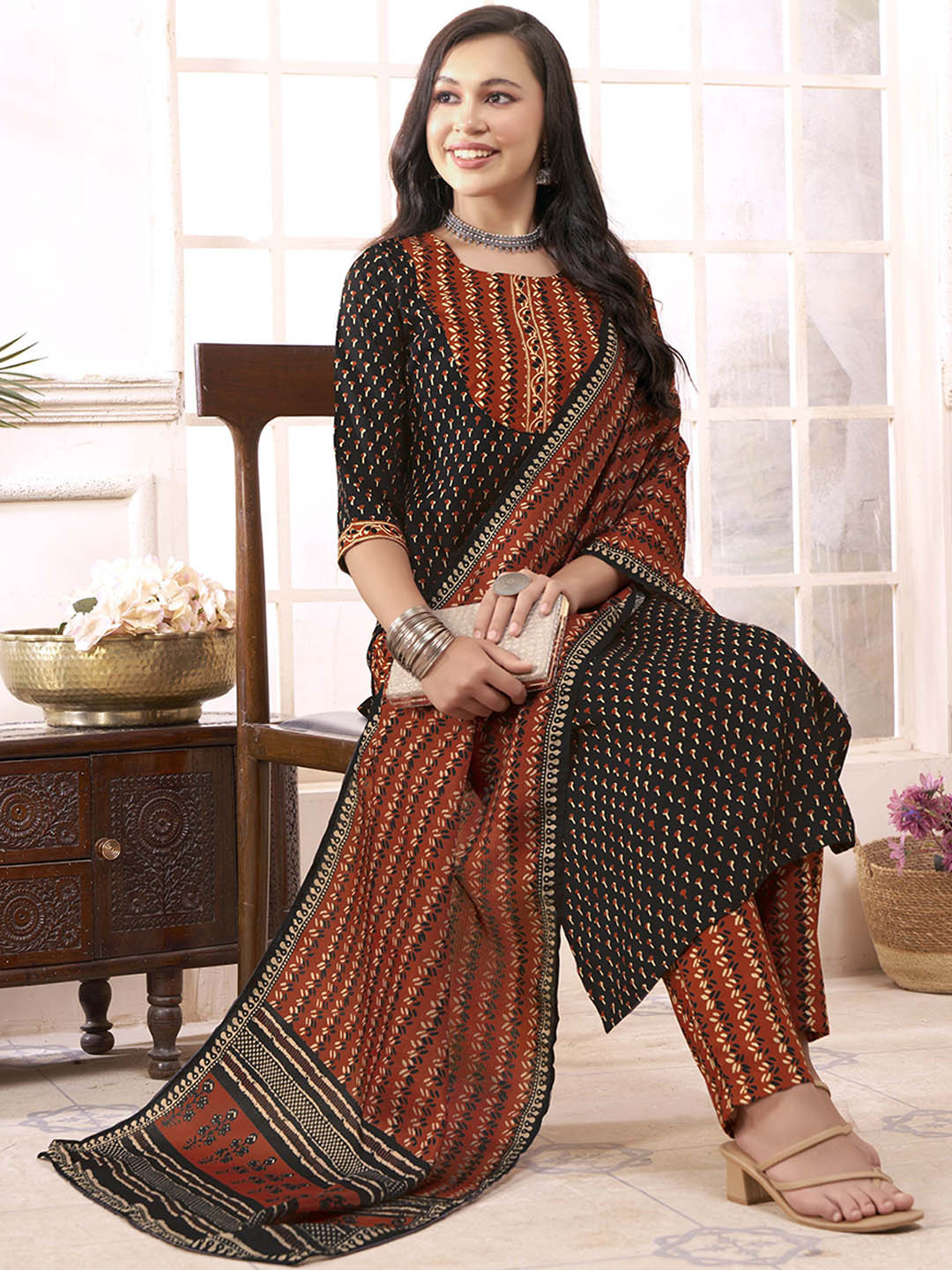 Anouk Rustic Black & Brown Floral Printed Round Neck Straight Kurta with Trousers & With Dupatta