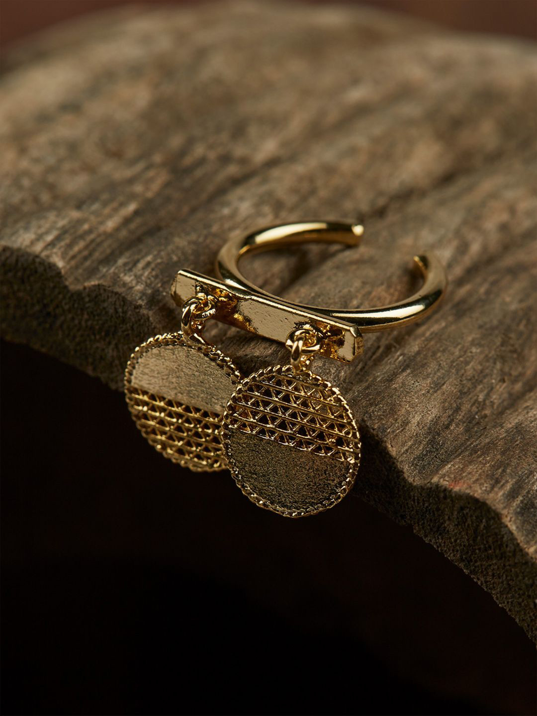 The Slow Studio Gold-Plated Coin Finger Ring