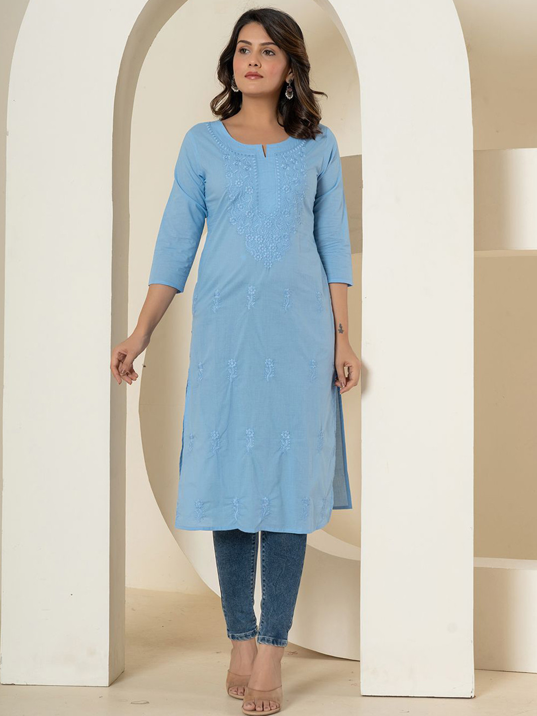 Yufta Floral Embroidered Notched Round Neck Chikankari Pure Cotton Straight Kurta