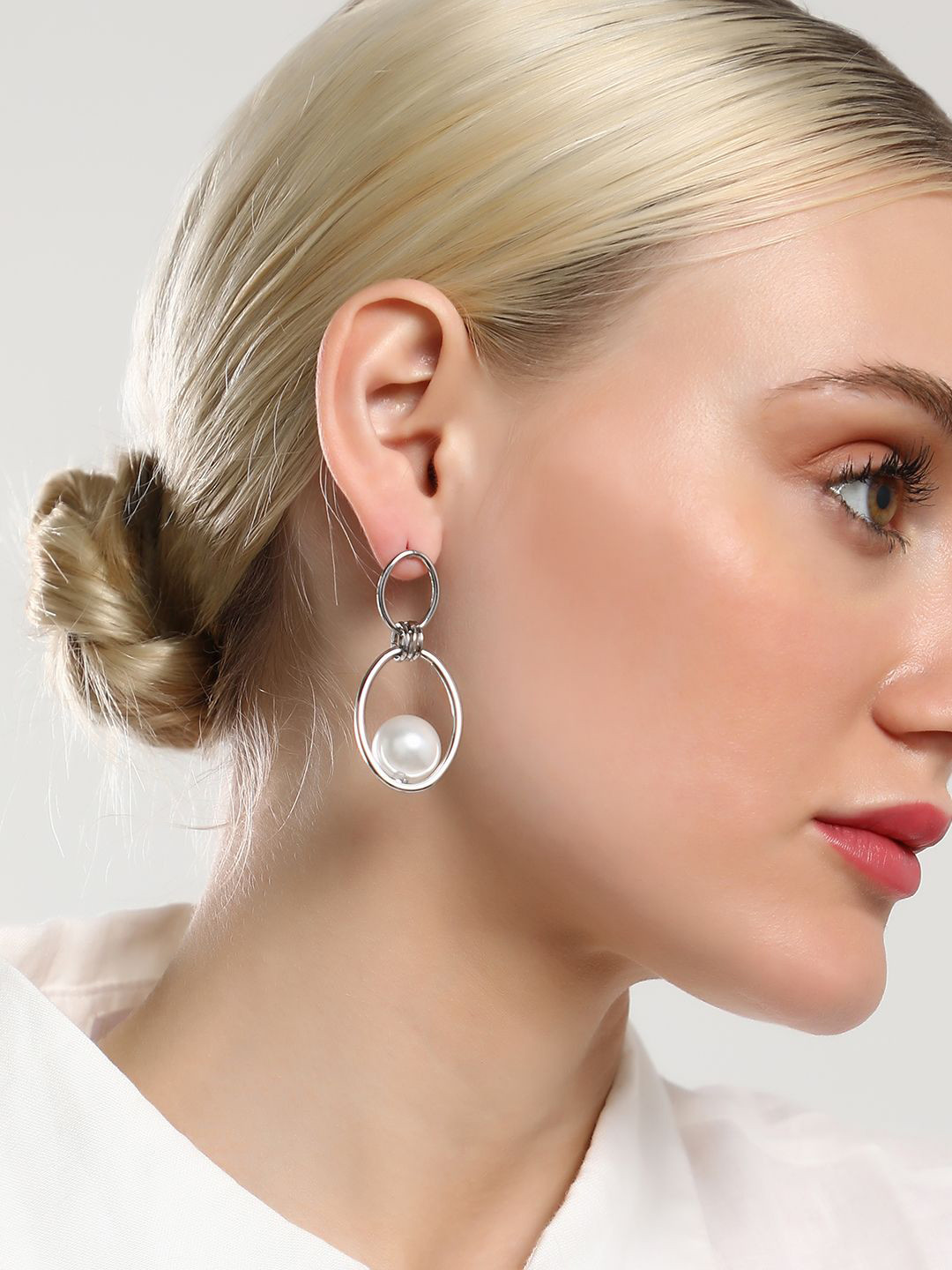 SOHI Silver-Plated The Hanging Pearls Drop Earrings