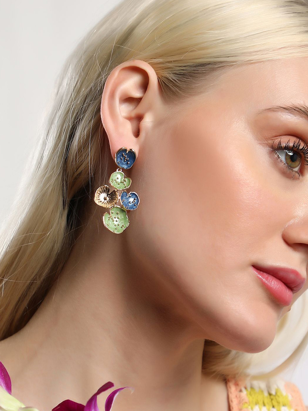 SOHI Gold-Plated The Lilypad Drop Earrings