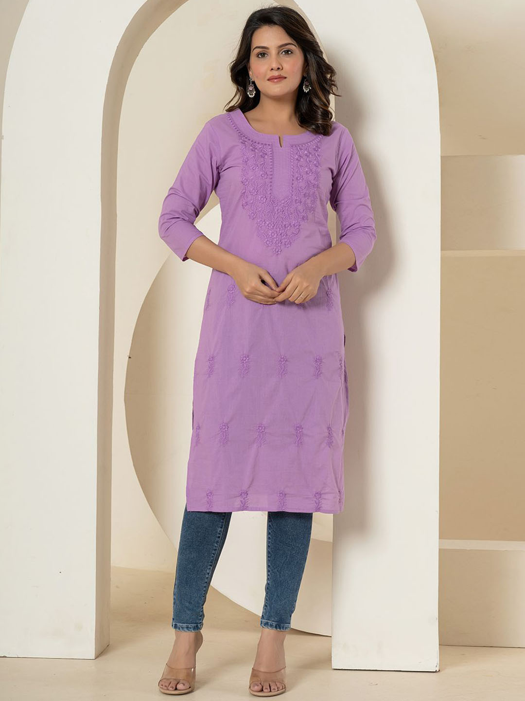 Yufta Floral Embroidered Notched Round Neck Chikankari Pure Cotton Straight Kurta