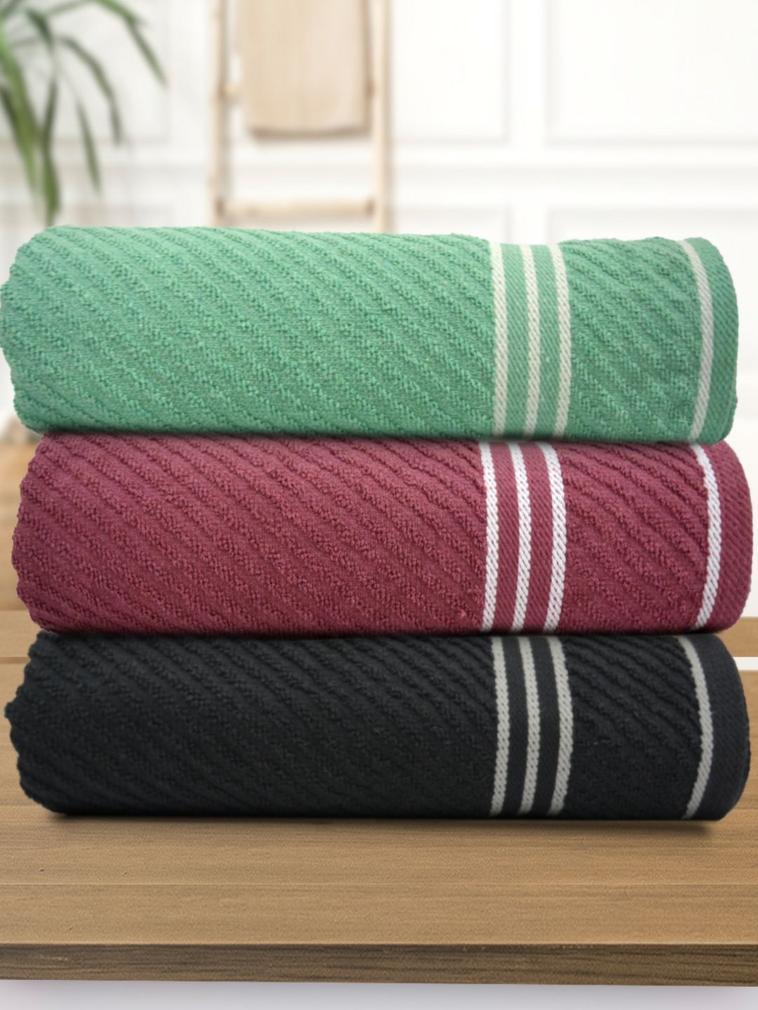 Aura 3 Pieces Green & Burgundy Textured Cotton Water Absorbent Bath Towels 400 GSM
