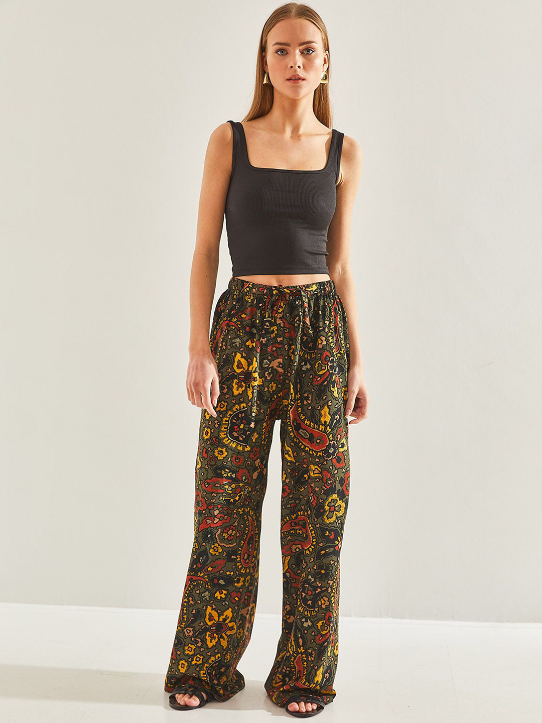 BIANCO LUCCI Women Floral Parallel Trousers