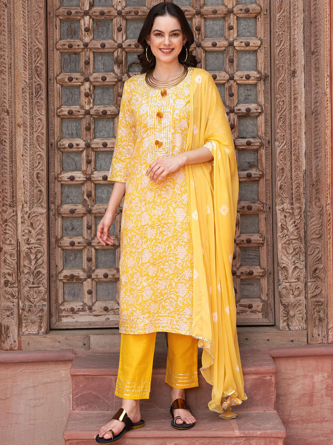 BANDIA Printed Regular Beads and Stones Pure Cotton Straight Kurta with Trousers & Dupatta