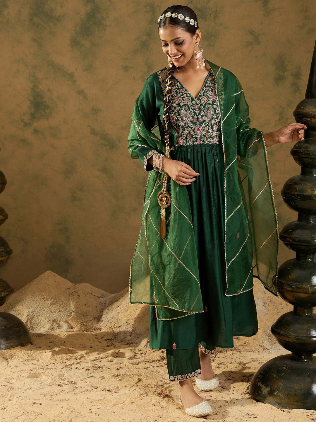 Indo Era Embroidered Zari Work Regular Sleeves A-line Shape V-Neck Liva Kurta Set