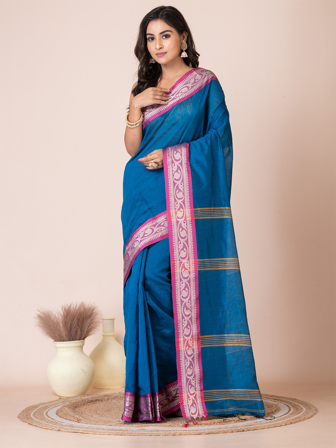 Laa Calcutta solid handloom Saree with blouse piece