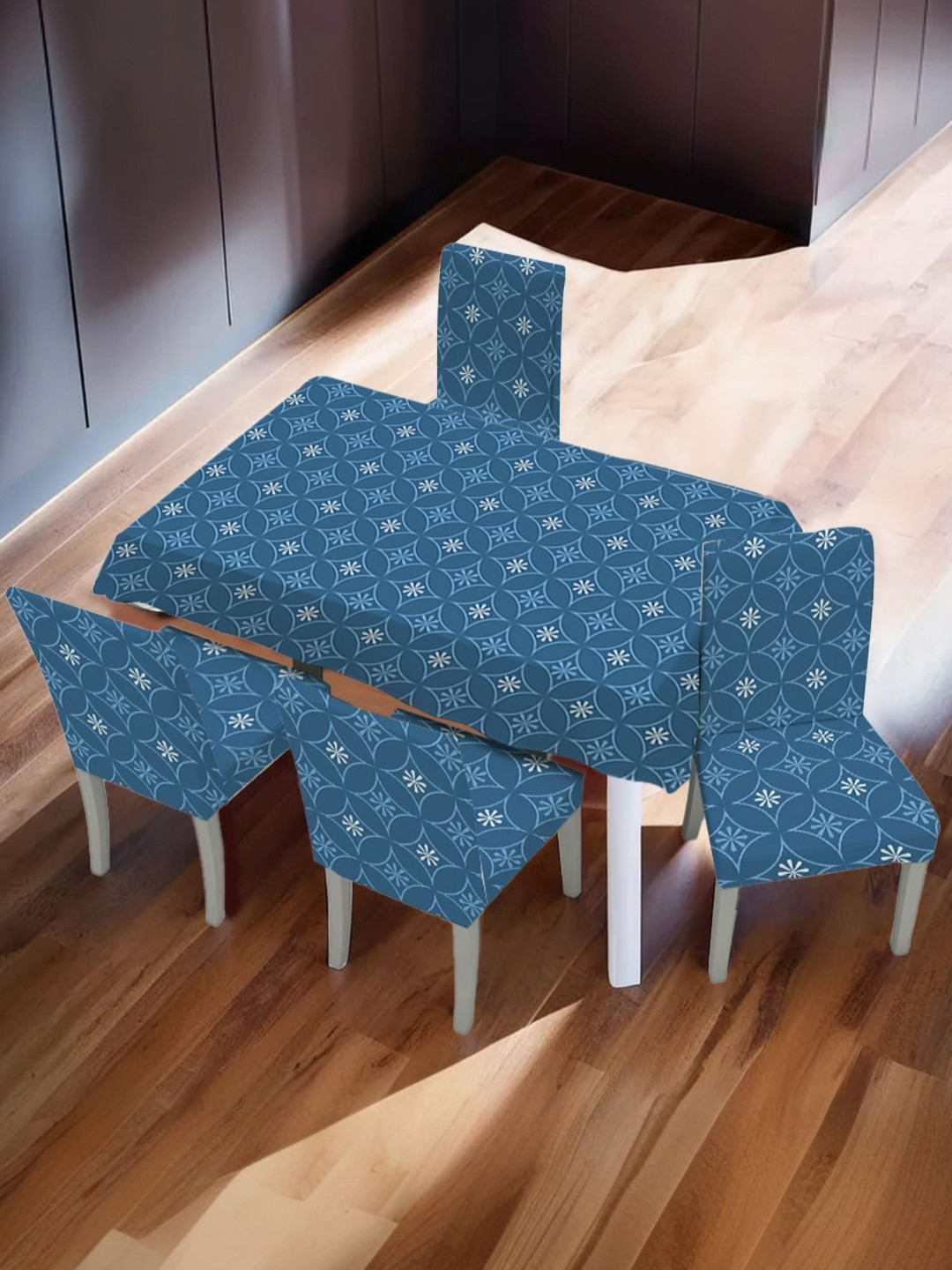 UMAI Blue & White 5 Pieces Geometric Printed 4 Seater Chair Covers & Table Cover
