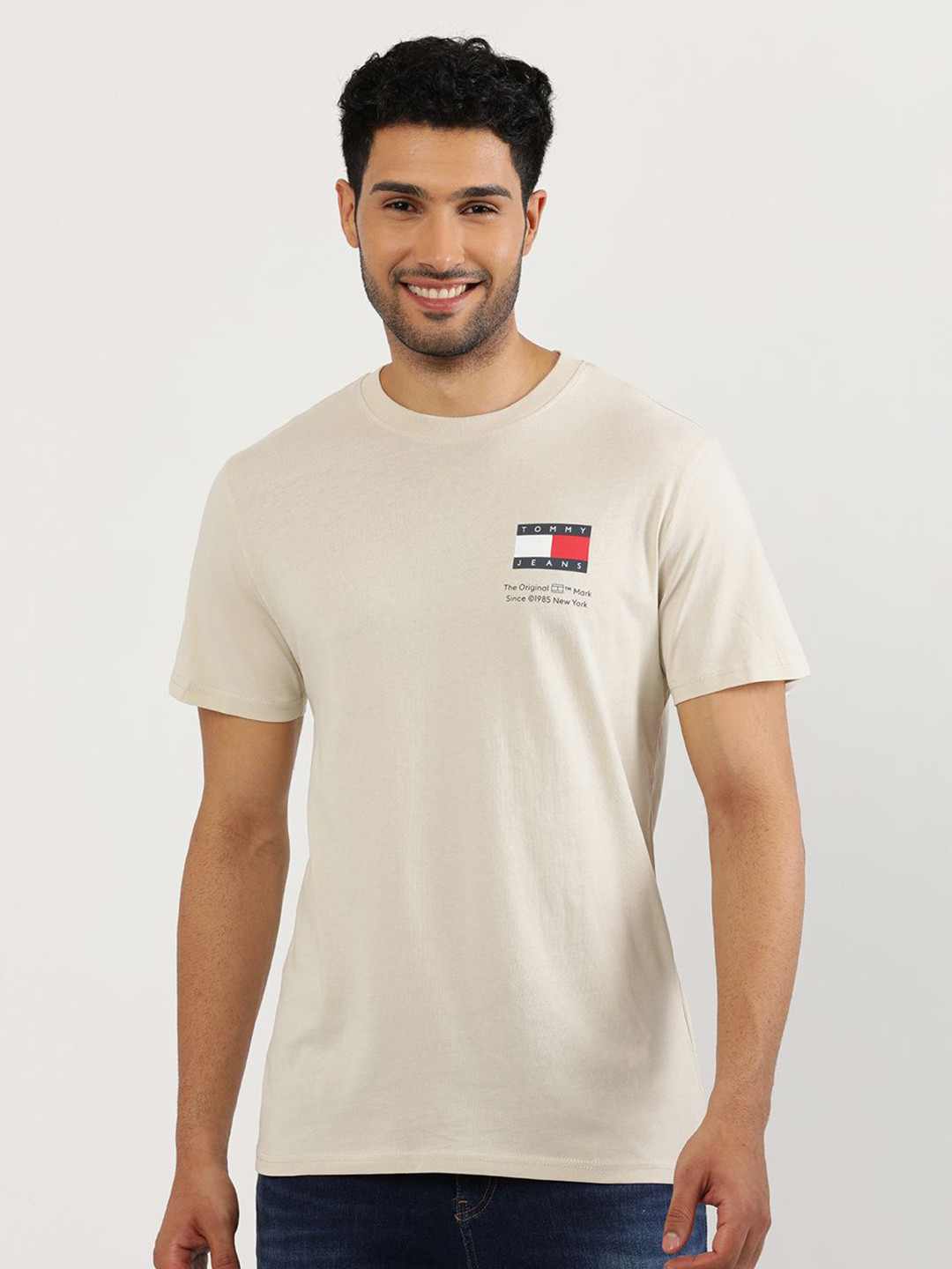 Tommy Hilfiger Men Hooded Applique Slim Fit T-shirt