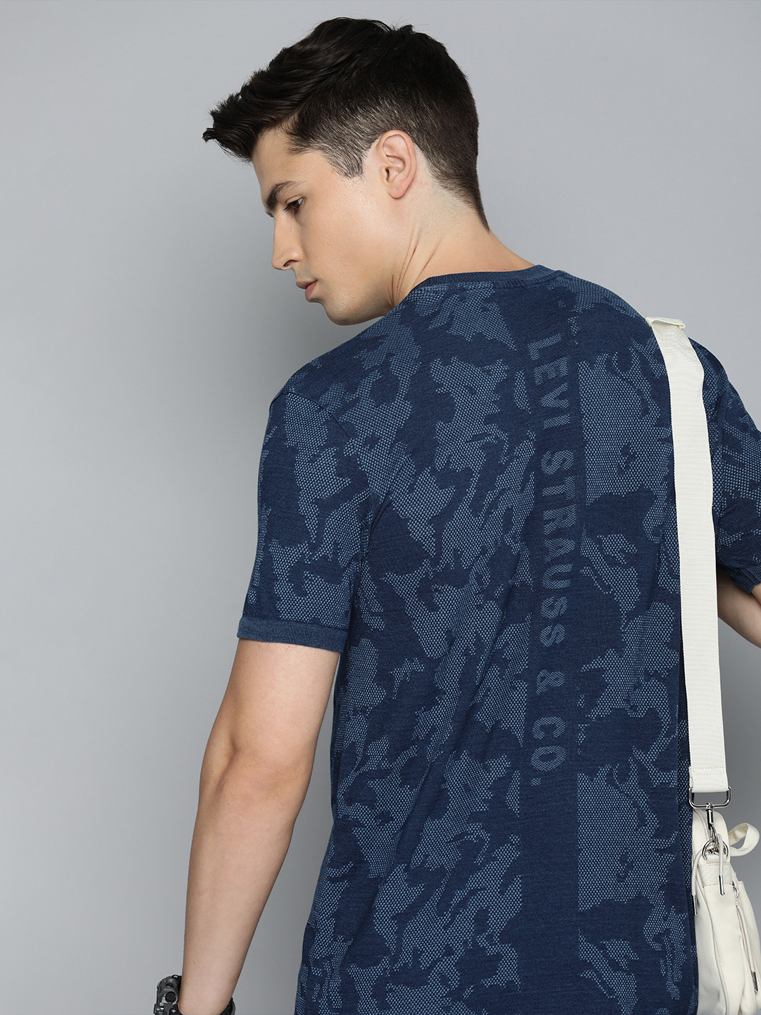 Levis Men Camouflage & Brand Logo Self Design Indigo Slim Fit T-shirt